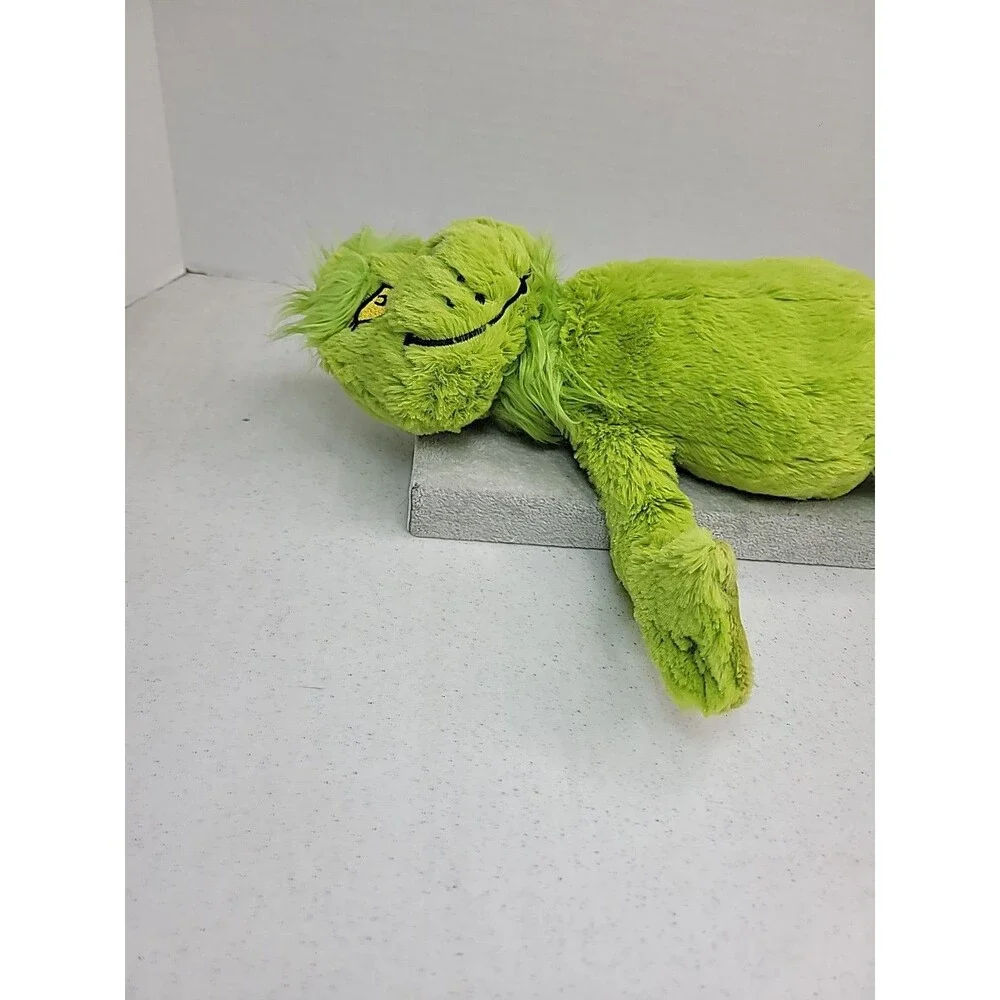 2022 Aurora Dr. Seuss The Grinch 15
